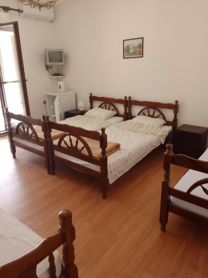 Guesthouse Djurisic Χέρτσεγκ Νόβι Εξωτερικό φωτογραφία