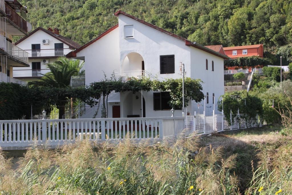 Guesthouse Djurisic Χέρτσεγκ Νόβι Εξωτερικό φωτογραφία